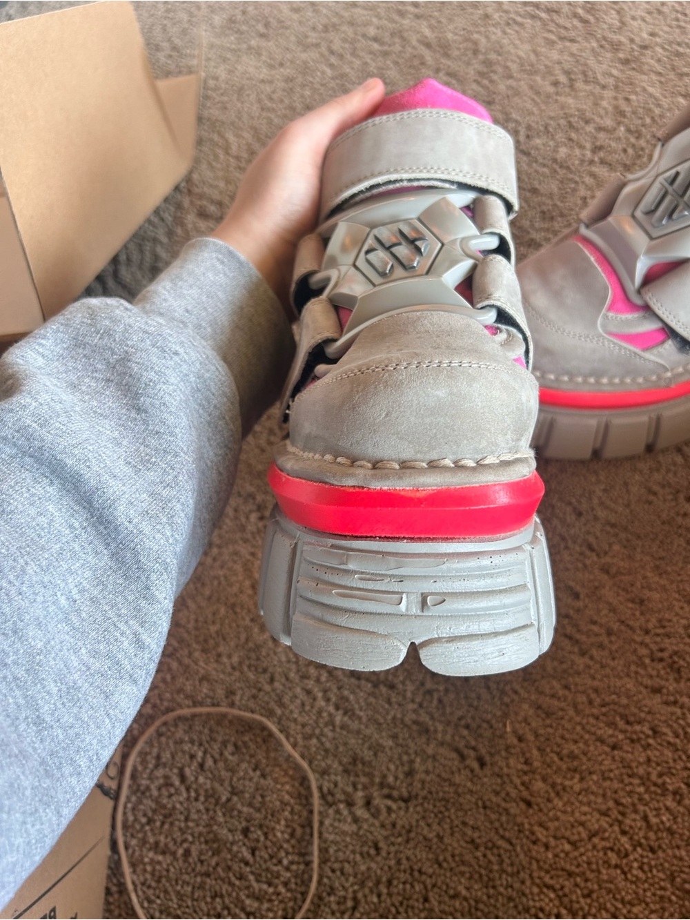 NEW ROCK PINK AND GREY PLATFORM SHOES - Picture 10 of 10